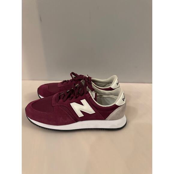 New Balance gym shoe Burgundy gray White Men 9.5 / Wmns...